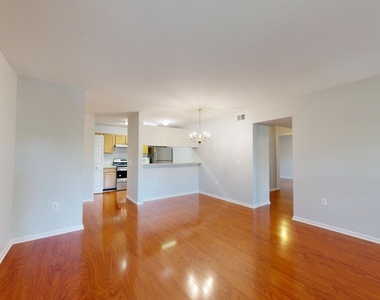 2771 S Knightsbridge Circle - Photo Thumbnail 5