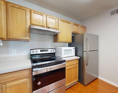 2771 S Knightsbridge Circle - Photo Thumbnail 1