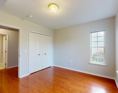 2771 S Knightsbridge Circle - Photo Thumbnail 15