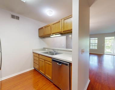 2771 S Knightsbridge Circle - Photo Thumbnail 2