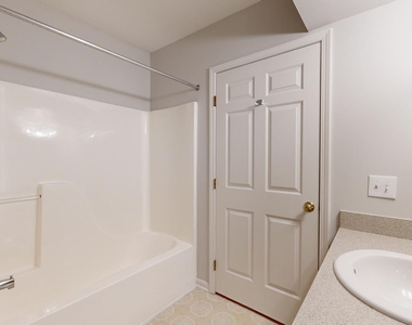 2771 S Knightsbridge Circle - Photo Thumbnail 17