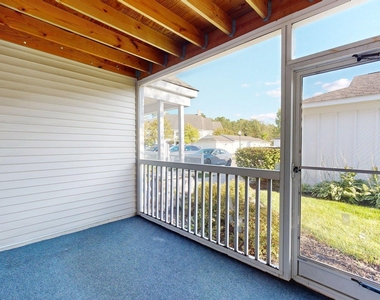 2767 S Knightsbridge Circle - Photo Thumbnail 7