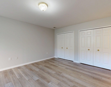 2767 S Knightsbridge Circle - Photo Thumbnail 10