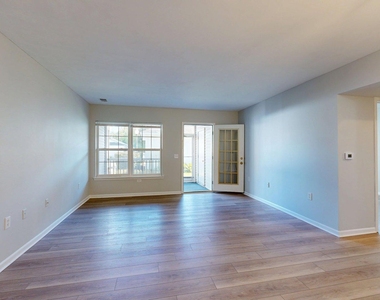 2767 S Knightsbridge Circle - Photo Thumbnail 5