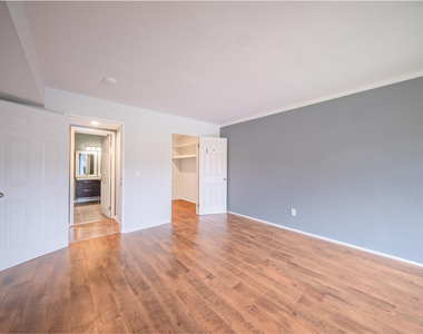 2118 Pauline Boulevard - Photo Thumbnail 18