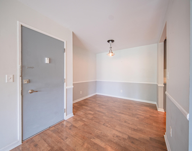 2118 Pauline Boulevard - Photo Thumbnail 2