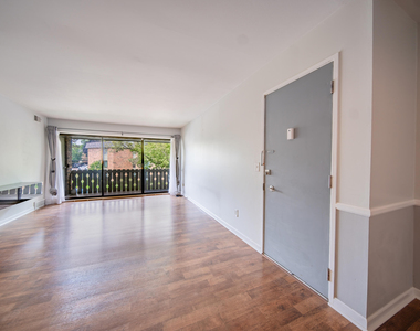 2118 Pauline Boulevard - Photo Thumbnail 3