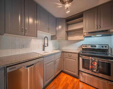 2118 Pauline Boulevard - Photo Thumbnail 12