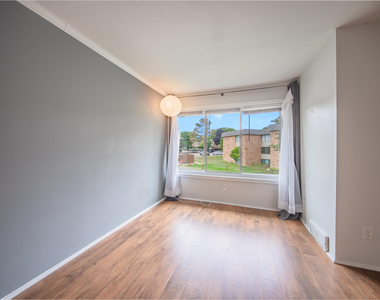 2118 Pauline Boulevard - Photo Thumbnail 16