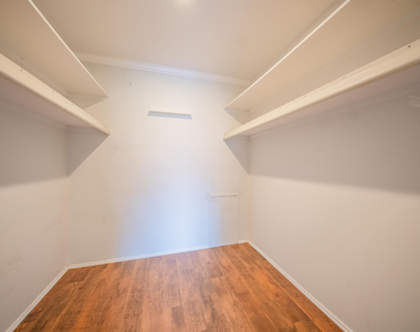 2118 Pauline Boulevard - Photo Thumbnail 19