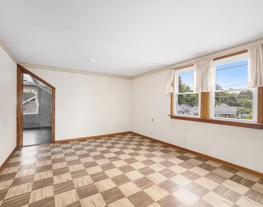 524 Continental Road - Photo Thumbnail 17