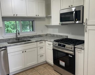 319 Runnymede Avenue - Photo Thumbnail 1