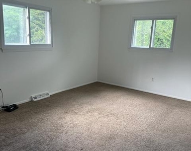 319 Runnymede Avenue - Photo Thumbnail 7