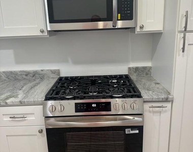 319 Runnymede Avenue - Photo Thumbnail 3