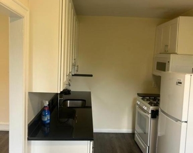 272 N Keswick Avenue - Photo Thumbnail 4