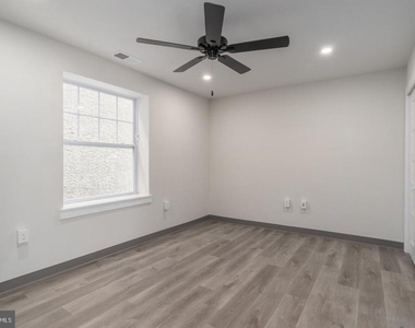 224 Hall Street - Photo Thumbnail 9