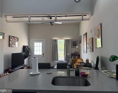 224 Hall Street - Photo Thumbnail 1