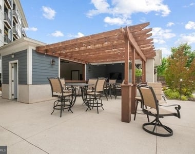 131 Bridge Street - Photo Thumbnail 82