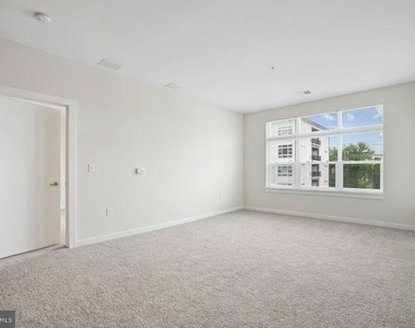 131 Bridge Street - Photo Thumbnail 93