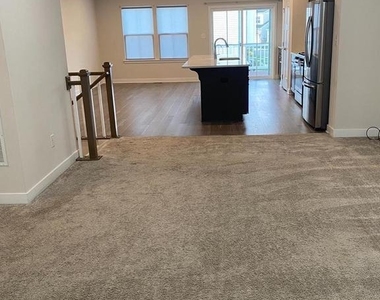 619 Holywell Drive - Photo Thumbnail 6