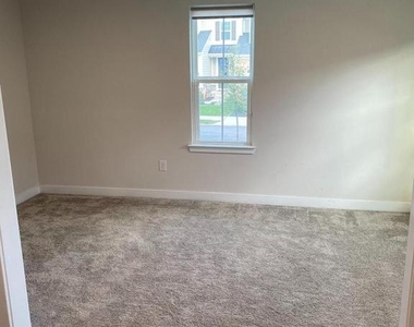 619 Holywell Drive - Photo Thumbnail 2