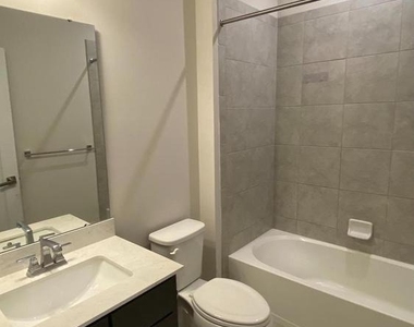 619 Holywell Drive - Photo Thumbnail 10