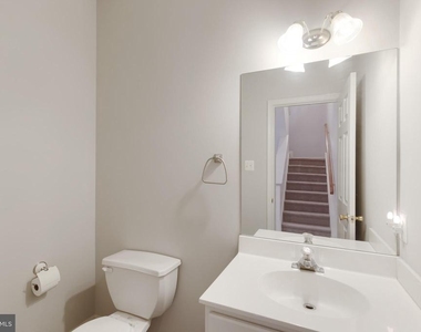 237 Jefferson Avenue - Photo Thumbnail 9