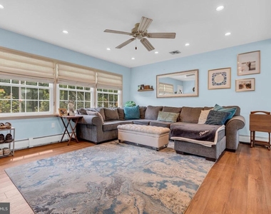 129 Plumbridge Drive - Photo Thumbnail 4