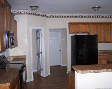 70 Carlisle Place - Photo Thumbnail 4