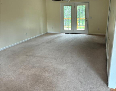 120 Green Links Drive - Photo Thumbnail 19