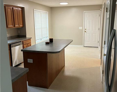 120 Green Links Drive - Photo Thumbnail 12