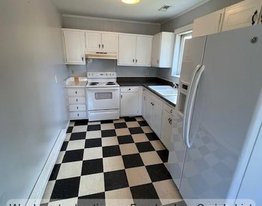 650 Walker Street - Photo Thumbnail 3