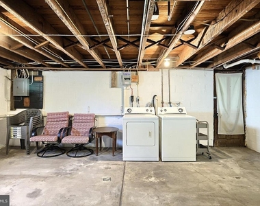 319 N Stratton Street - Photo Thumbnail 26