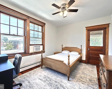 319 N Stratton Street - Photo Thumbnail 21
