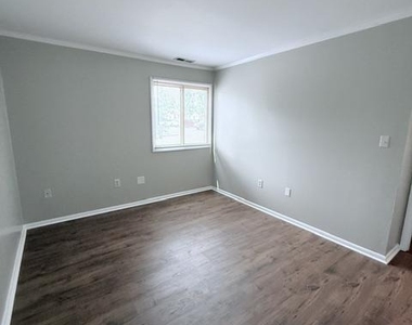 511 Ravens Crest Drive - Photo Thumbnail 13