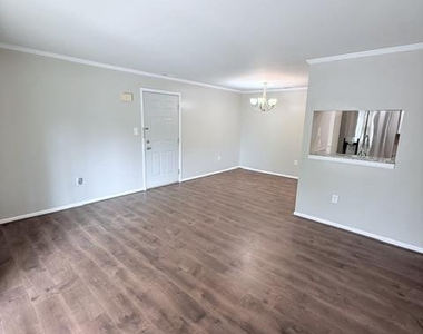 511 Ravens Crest Drive - Photo Thumbnail 7