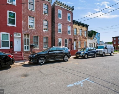 309 Academy Street - Photo Thumbnail 1