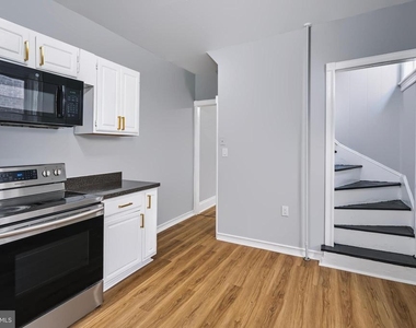 309 Academy Street - Photo Thumbnail 12
