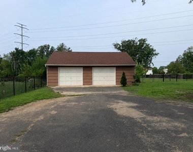 580 Village Rd W - Photo Thumbnail 37