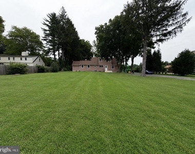 580 Village Rd W - Photo Thumbnail 3