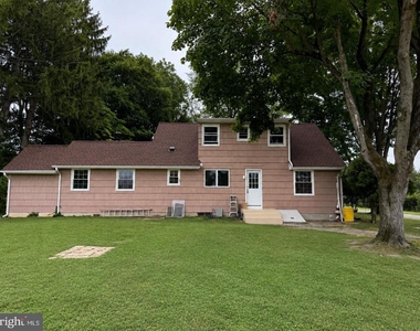 580 Village Rd W - Photo Thumbnail 4