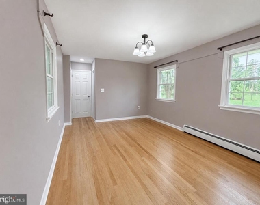 580 Village Rd W - Photo Thumbnail 15