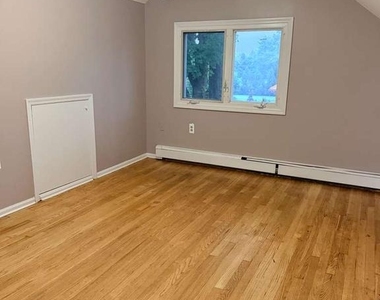 580 Village Rd W - Photo Thumbnail 33