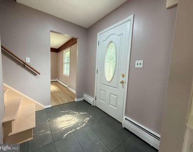 580 Village Rd W - Photo Thumbnail 12