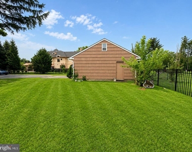 580 Village Rd W - Photo Thumbnail 36