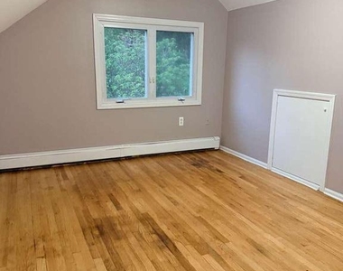 580 Village Rd W - Photo Thumbnail 31
