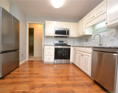 5909 Royal Coach Court - Photo Thumbnail 6