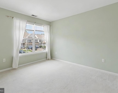 16 Shelley Circle - Photo Thumbnail 34