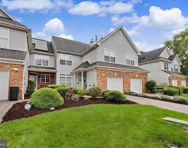 16 Shelley Circle - Photo Thumbnail 3