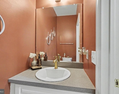 16 Shelley Circle - Photo Thumbnail 12